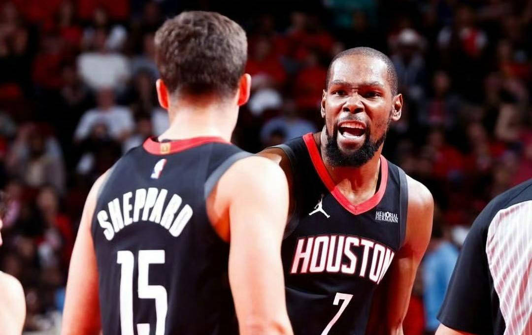 罗马诺：去年冬窗曼联引进埃德松未果，现在他已经大降价了（罗马诺：曼联去年冬窗没能签下埃德松，如今转会费大幅走低）