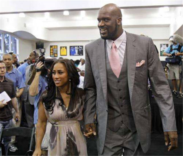 意媒：小法以后留在意甲可能性不大，大概率会前往巴萨或曼城（意媒：小法留在意甲希望渺茫，或将转投巴萨或曼城）